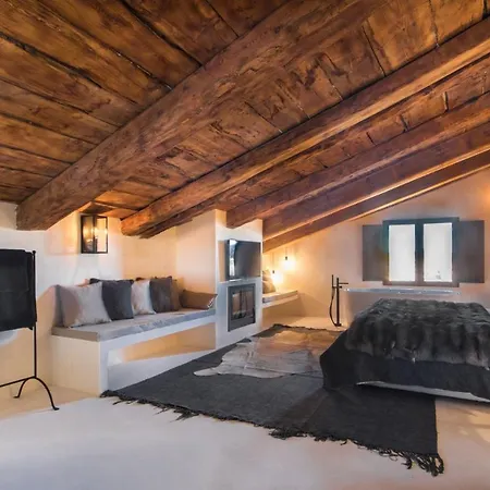 Con Piscina * Mora de Rubielos